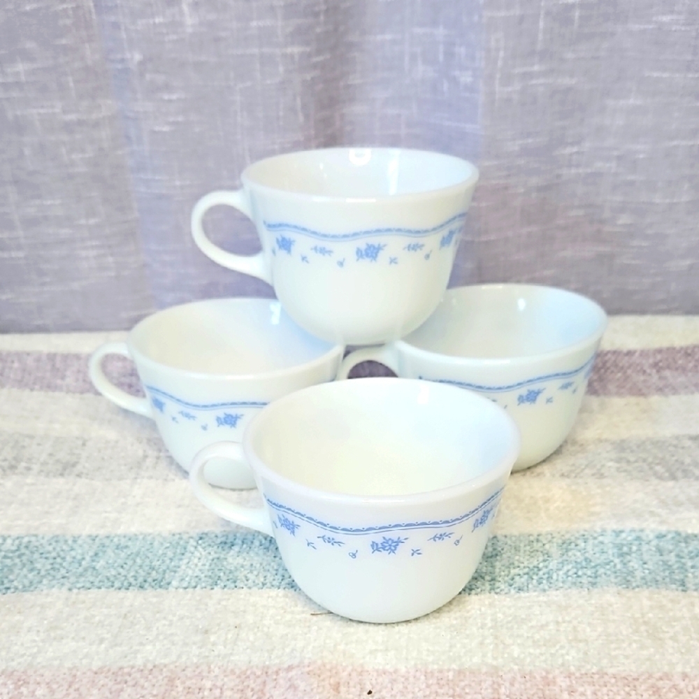 PYREX Floral Teacup Set